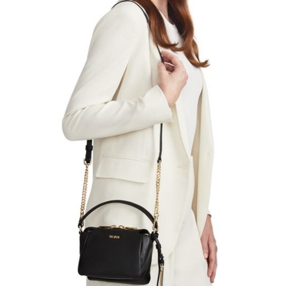 TUMI Voyageur Belle Micro Crossbody Black Gold Chain Strap Keyholder Travel Jet - Picture 2 of 8